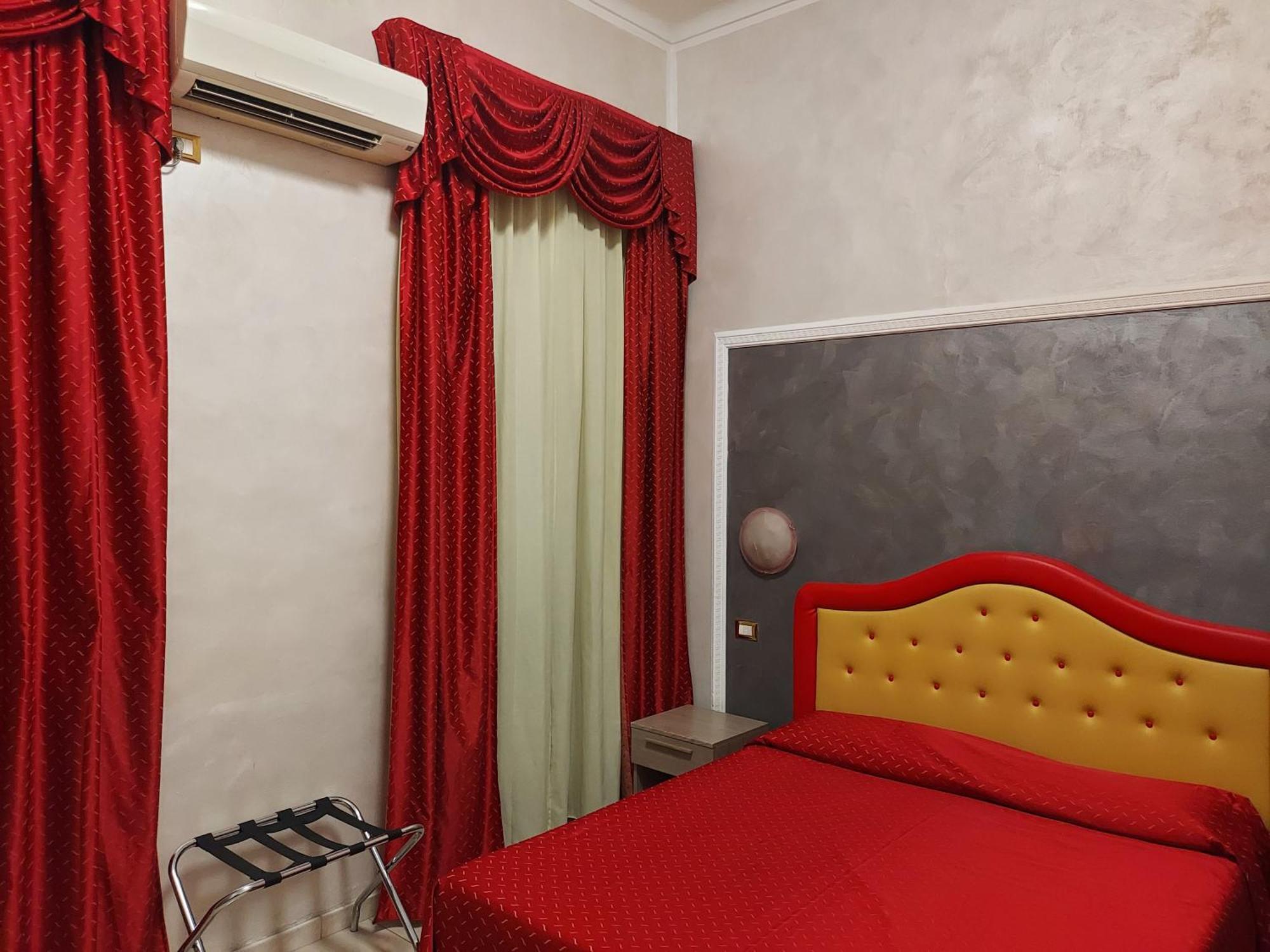 Hotel Antico Distretto Turin Bagian luar foto