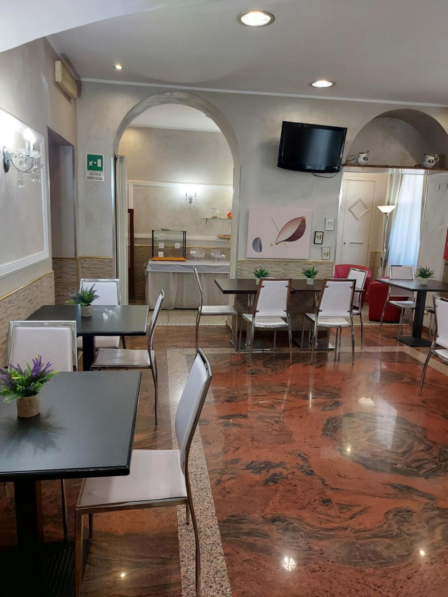 Hotel Antico Distretto Turin Bagian luar foto