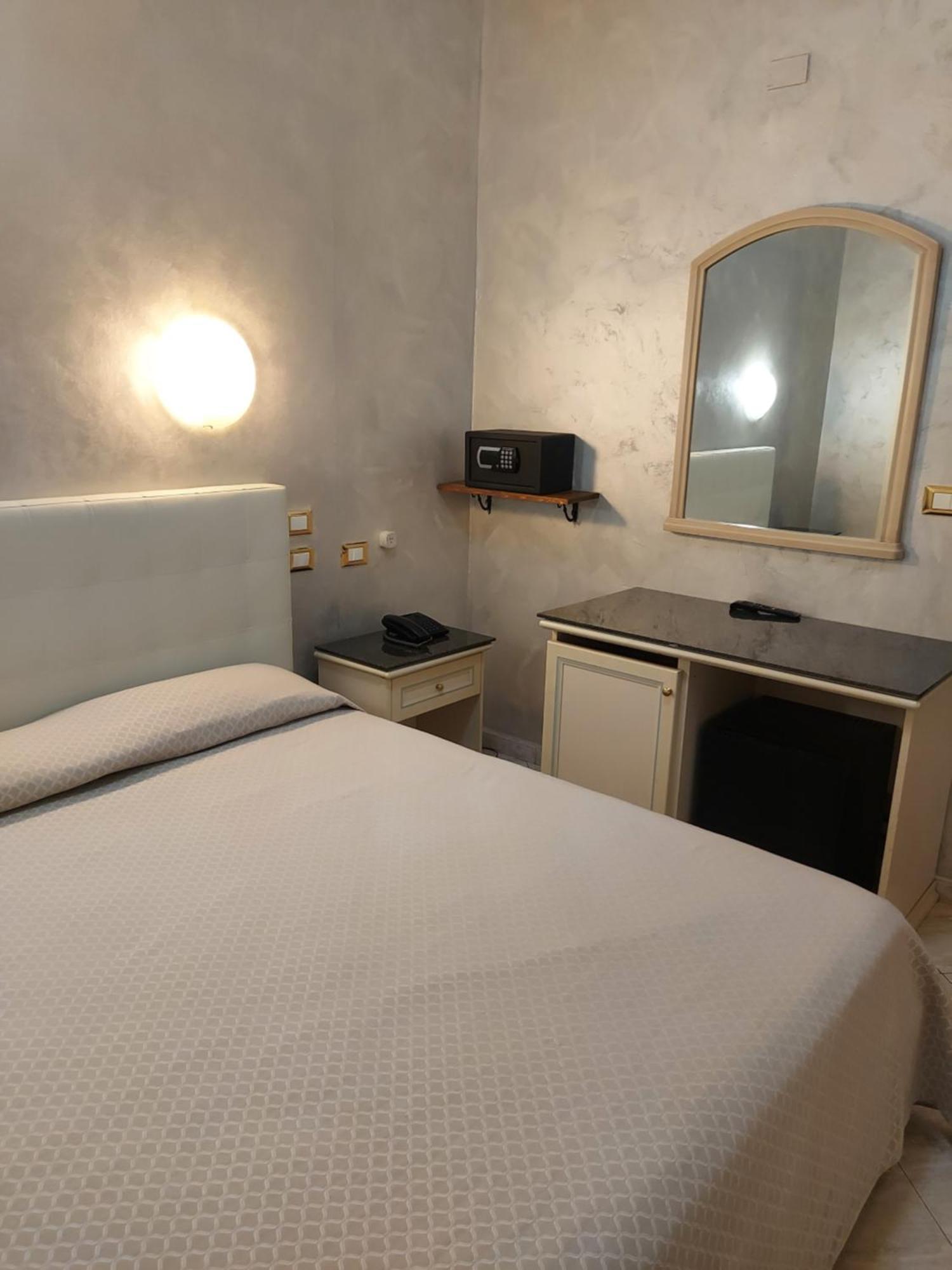 Hotel Antico Distretto Turin Bagian luar foto