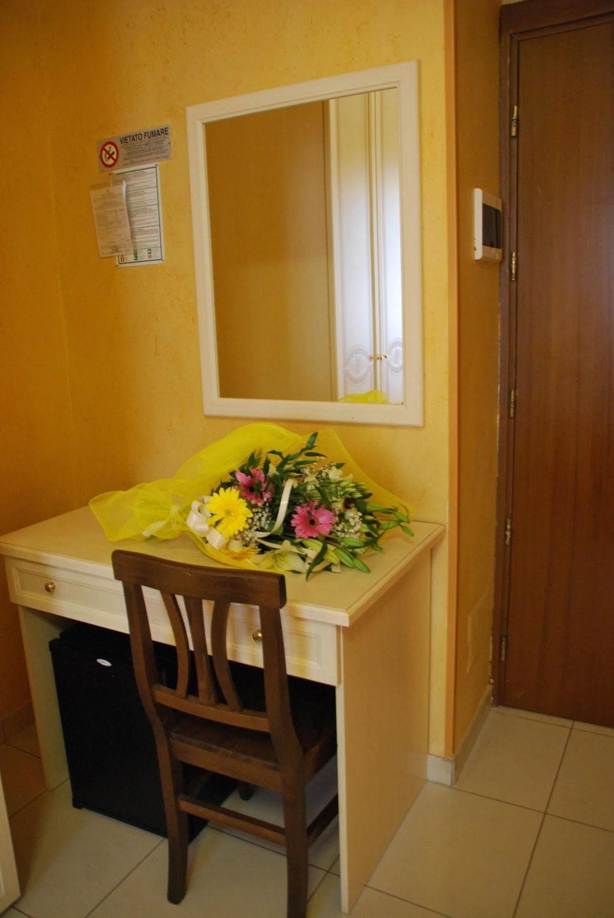 Hotel Antico Distretto Turin Bagian luar foto