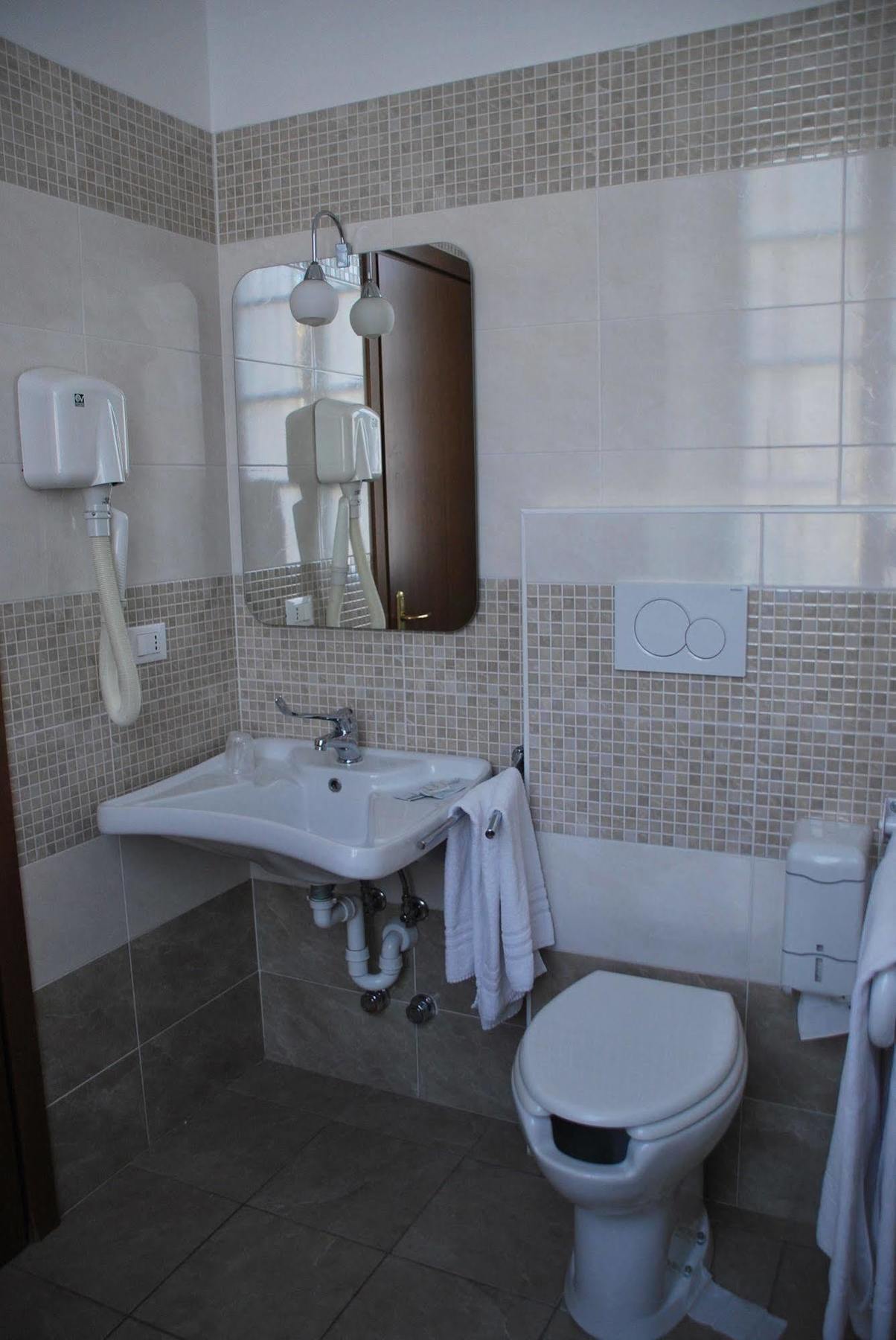 Hotel Antico Distretto Turin Bagian luar foto